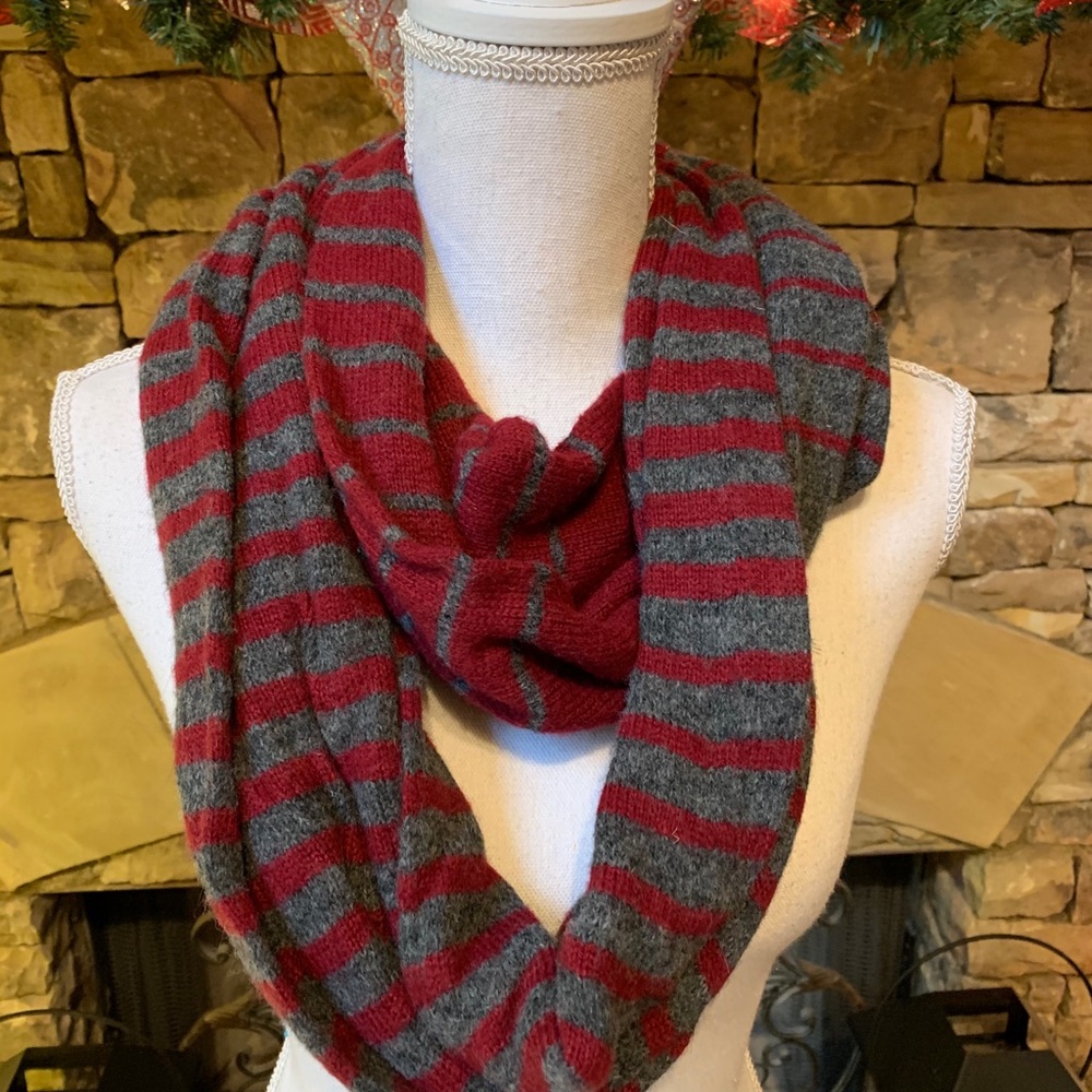 NWOT Red and Gray Striped Infinity Scarf - Picture 3 of 8